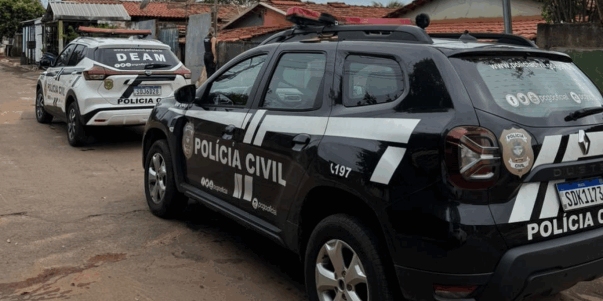 PCGO prende mulher por tráfico de drogas após escola encontrar crack em mochila de adolescente