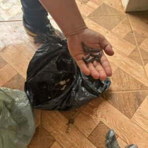 PCGO prende traficante reincidente e desarticula esquema de venda de drogas pr&oacute;ximo a escolas e igreja em Luzi&acirc;nia