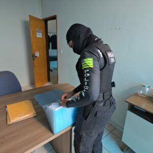 Opera&ccedil;&atilde;o Dark Business desarticula grupo criminoso que movimentou mais de R$ 10 milh&otilde;es com golpes em compradores de ve&iacute;culos pela internet