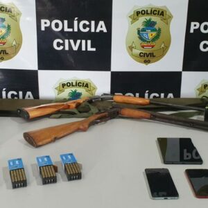 PCGO cumpre mandado e apreende armas de fogo, muni&ccedil;&otilde;es e aparelhos eletr&ocirc;nicos em Niquel&acirc;ndia