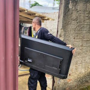 Polícia Civil prende homem por furtar televisão da mãe em Niquelândia
