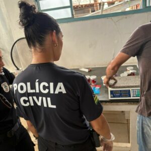 PCGO fecha f&aacute;brica clandestina de alimentos e retira mais de 1,4 tonelada de produtos impr&oacute;prios do mercado em Goi&acirc;nia