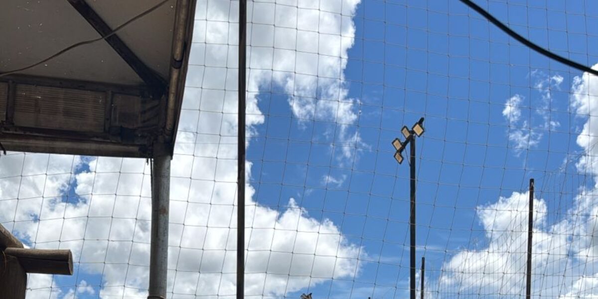 PCGO prende homem por furto de energia em quadras esportivas em Inhumas