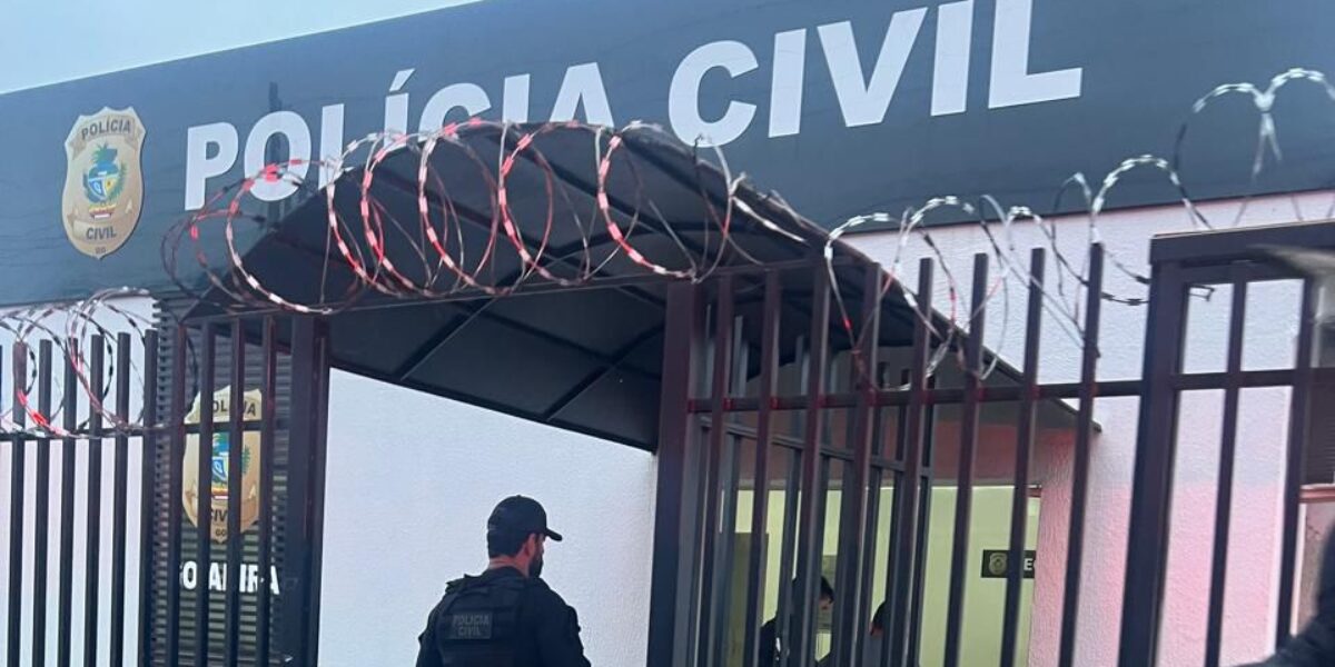 PCGO cumpre mandados e prende suspeito de estupro e roubo em Goianira