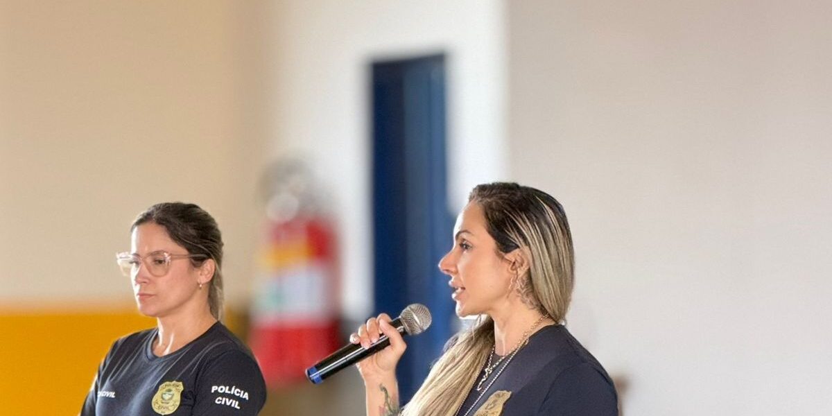 PCGO promove palestra educativa sobre combate ao abuso sexual infantil e segurança digital em escola de Trindade