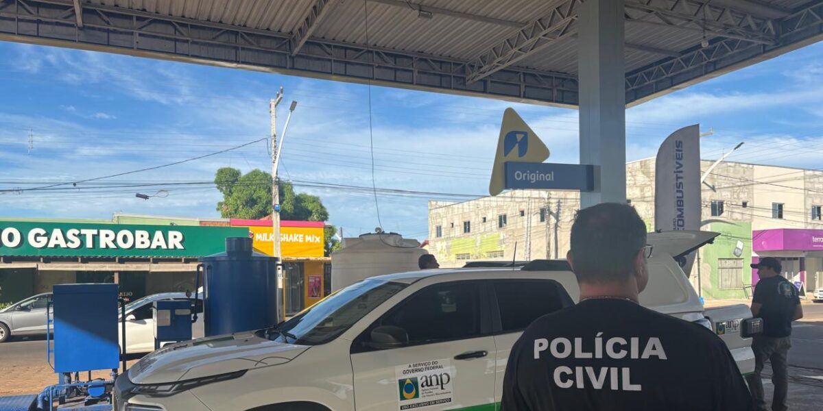 Ação conjunta da PCGO e ANP fiscaliza postos de combustíveis em Mara Rosa