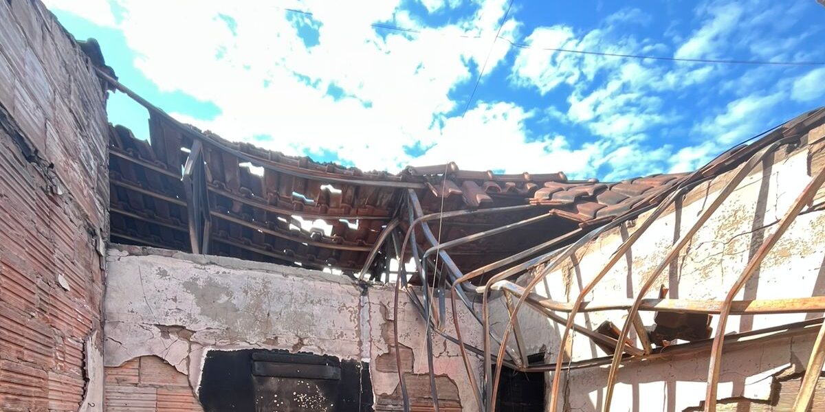 PCGO prende investigado por incêndio criminoso à residencia da ex-namorada em em Rio Verde
