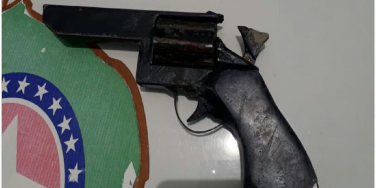 33º BPM recupera celular, detém autores de roubo, recaptura 03 foragidos, apreende arma de fogo, drogas e munições.