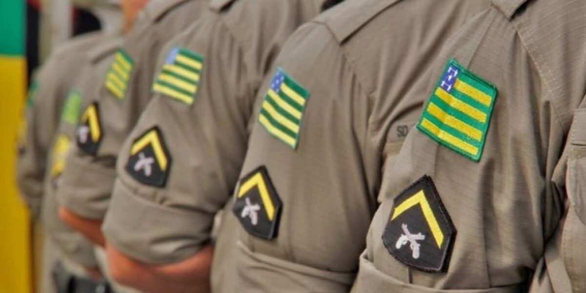 Os verdadeiros heróis usam farda