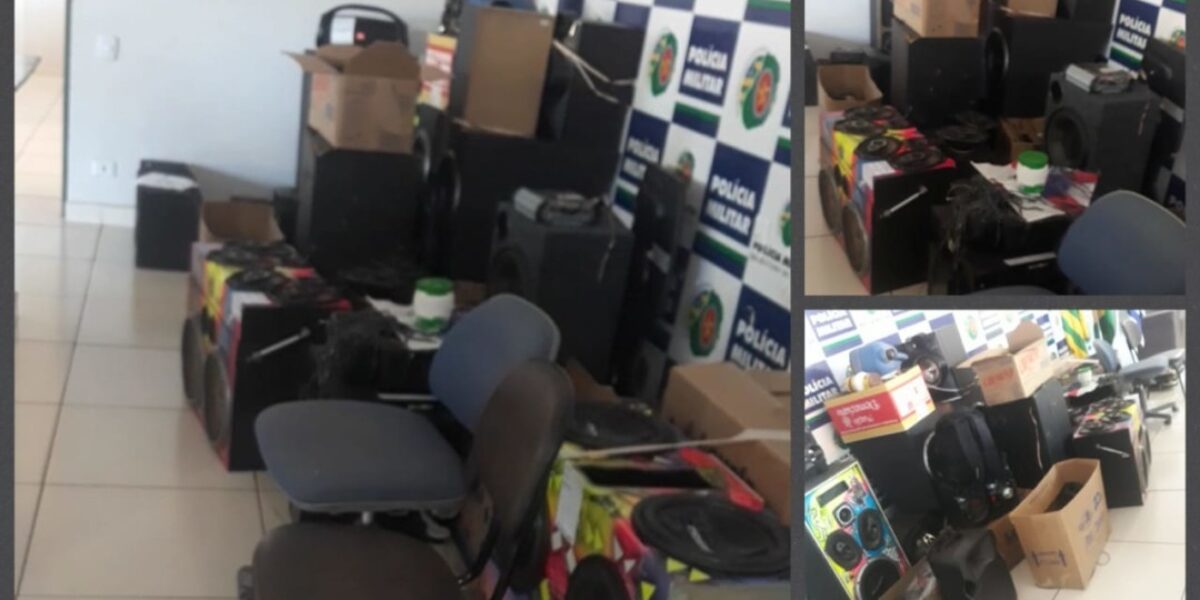 PMGO encaminha dezenas de aparelhos de som ao depósito do Poder Judiciário