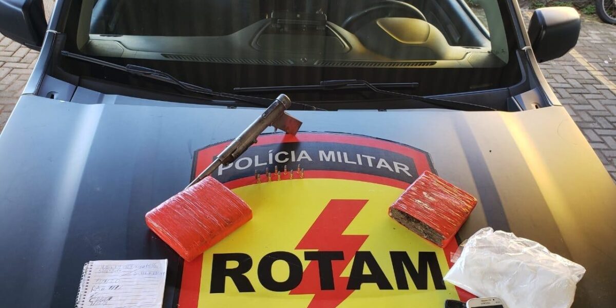 Traficante é preso com droga, arma, munições e dinheiro, em Goiânia-GO