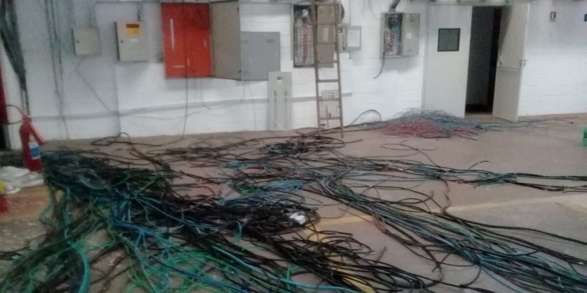 41° BPM – Policiais militares prendem autor de furto de fios de eletricidade em flagrante