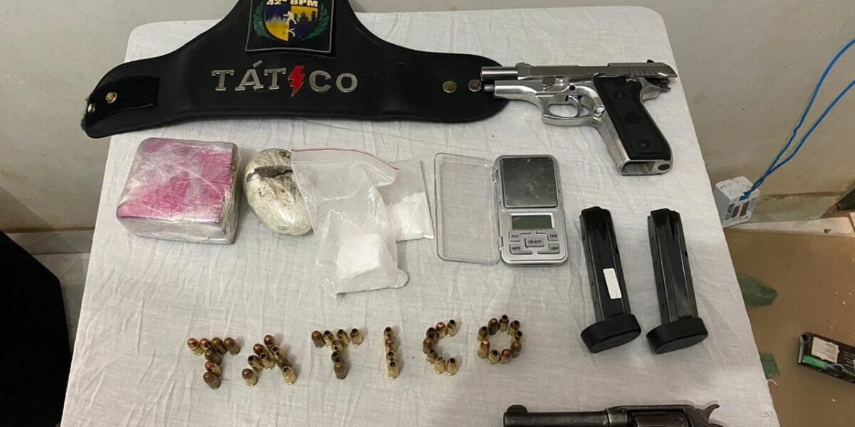 42° BPM: patrulhamento de rotina resulta em apreensão de drogas, armas e munições