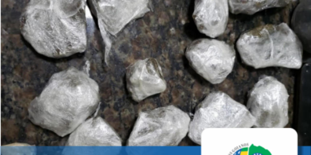 Traficante é preso em flagrante com diversas porções de entorpecente.