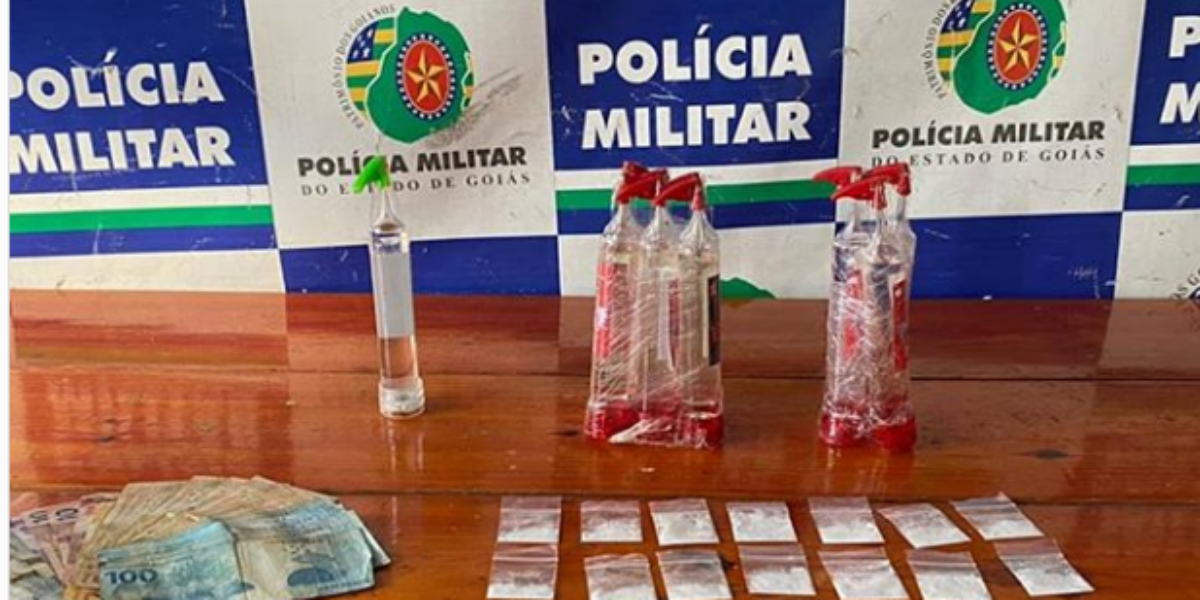 Traficantes são presos veiculo de luxo em rodovia.