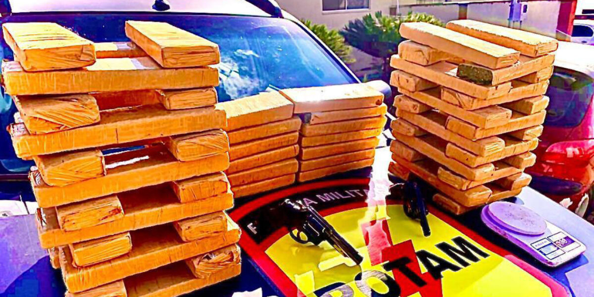 BPMROTAM apreende aproximadamente 70 quilos de droga e duas armas de fogo ilegais, em Aparecida de Goiânia