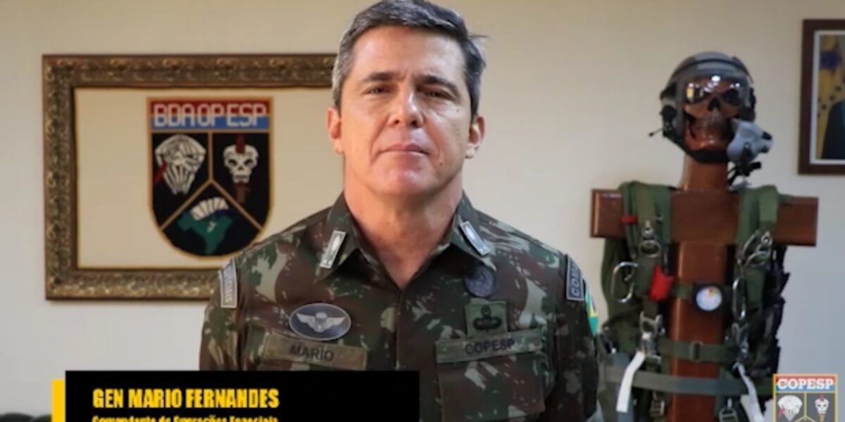 O Comandante de Operações Especiais do Exército, General Mario Fernandes, parabeniza os 162 anos da PMGO