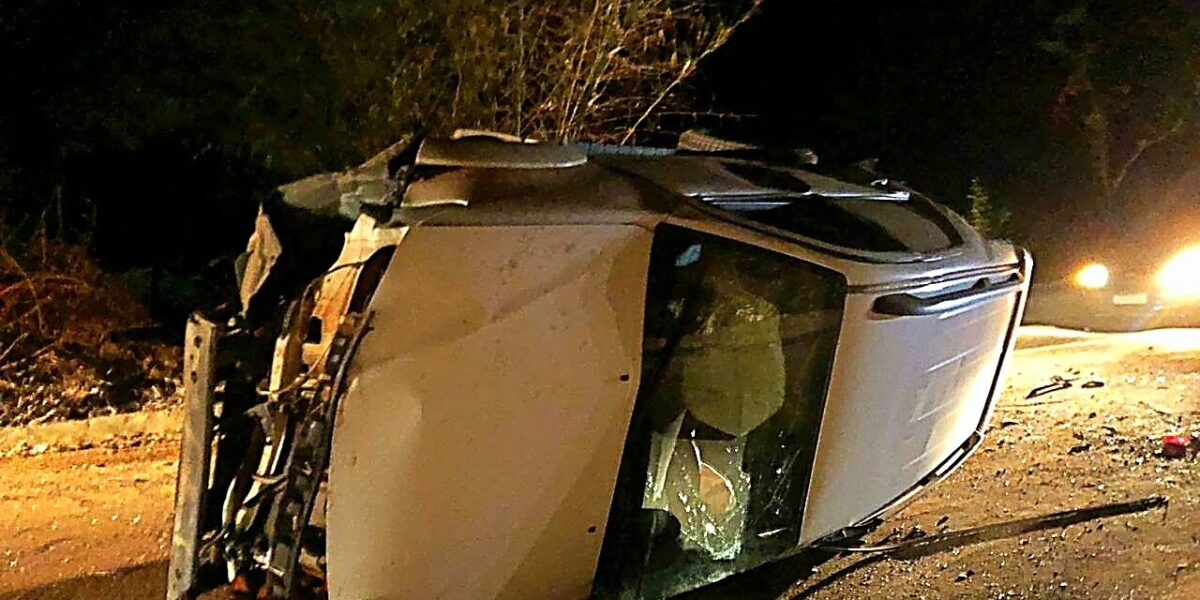 Policial feminina presta socorro em acidente ocorrido na GO-080