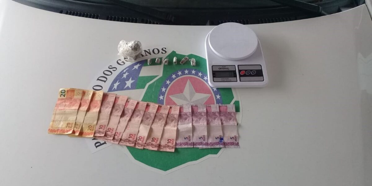 Após abordagem no setor Vila Pedroso, em Goiânia-GO, homem é detido por tráfico de drogas na região