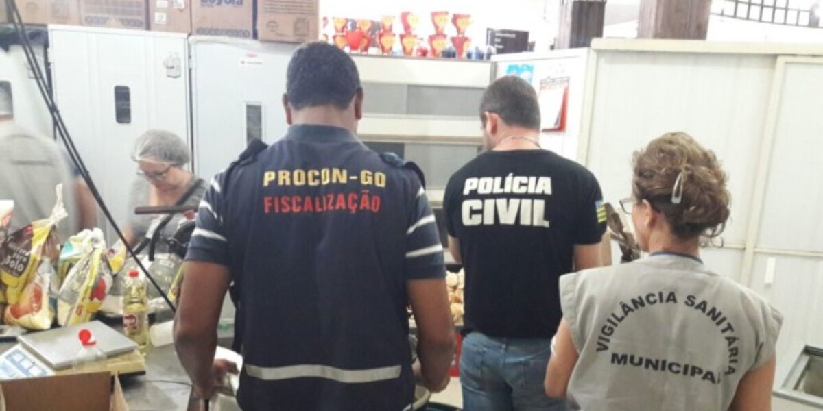 PROCON Goiás fiscaliza e apreende mais de 2,3 toneladas de produtos irregulares em supermercado da capital