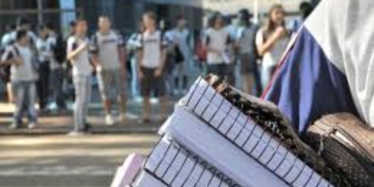 Procon Goiás orienta pais e estudantes na volta às aulas