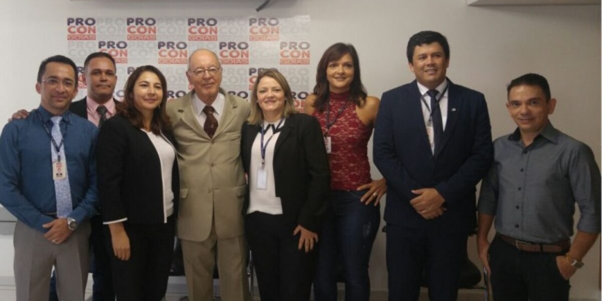 Secretário de Segurança Pública visita Procon Goiás no Dia Internacional do Consumidor