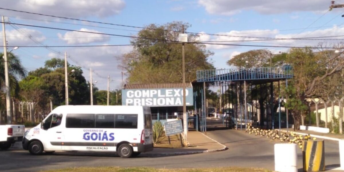 Procon Goiás apreende mais de 18 quilos de produtos vencidos durante fiscalização em mercearia na POG