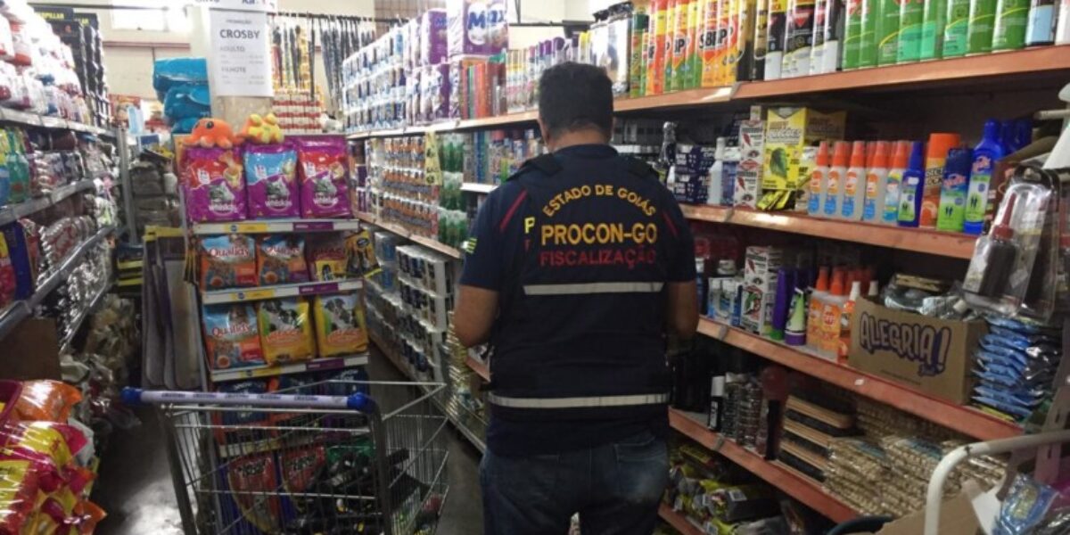 Procon Goiás apreende cerca de uma tonelada de produtos vencidos em apenas uma semana