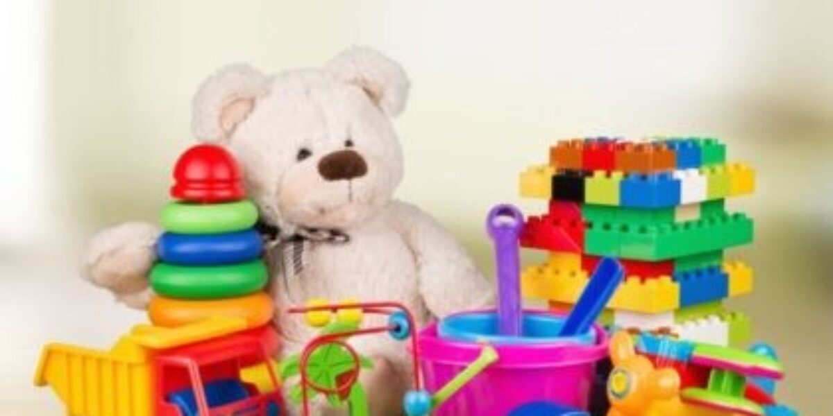 Pesquisa do Procon Goiás revela variação de até 213% em preços de brinquedos para o Dia das Crianças