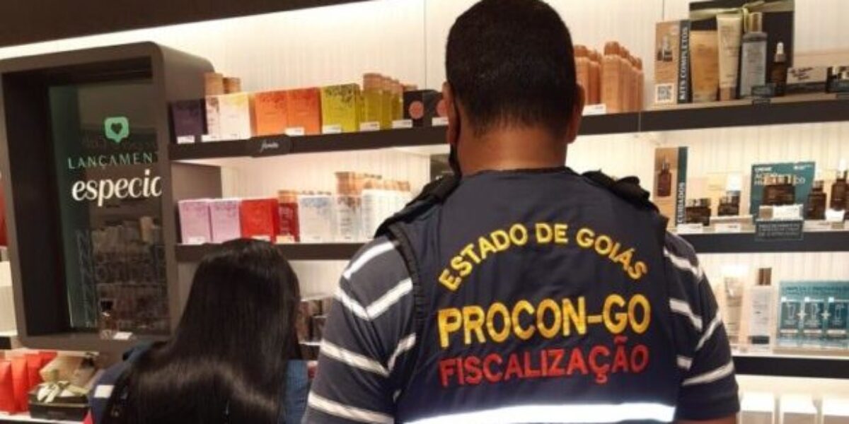 Fiscais do Procon Goiás farão plantão em três shoppings para atender denúncias de consumidores na Black Friday (27/11)