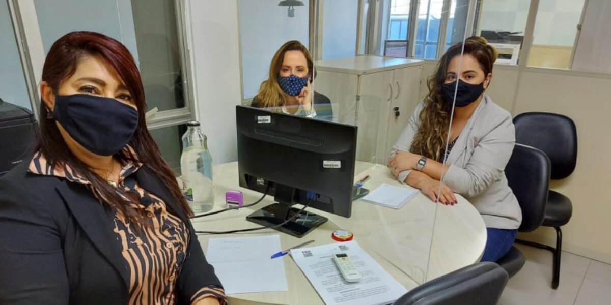 Coordenadora do 8º Cejusc ministra treinamento para conciliadoras do Procon Goiânia