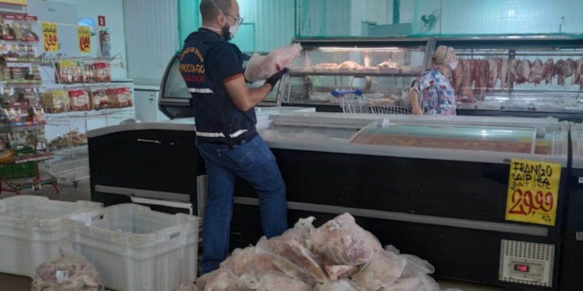 Procon Goiás apreende cerca de 300 Kg de carne suína imprópria para consumo em supermercado em Hidrolândia