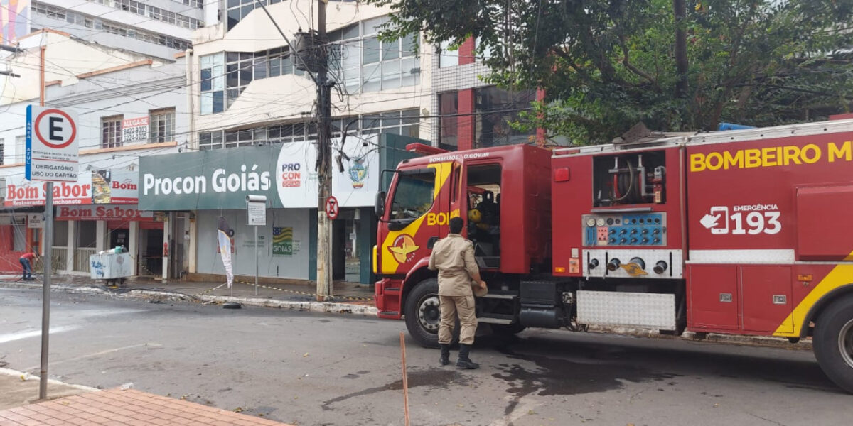 Curto-circuito na rede elétrica interrompe expediente de servidores do Procon Goiás