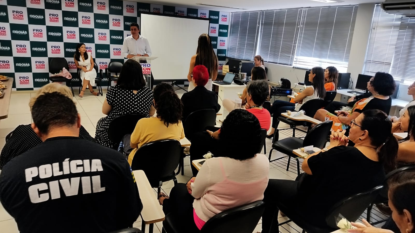 No Dia das Mulheres, Procon Goiás promove palestra de combate à violência doméstica