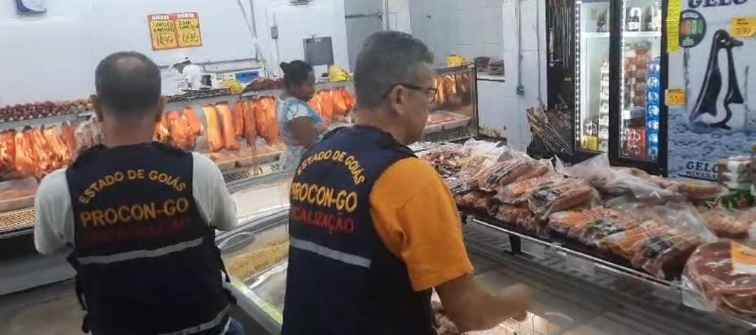 Fiscalização no interior: Procon Goiás retira mais de 200 quilos de carnes impróprias para consumo de circulação