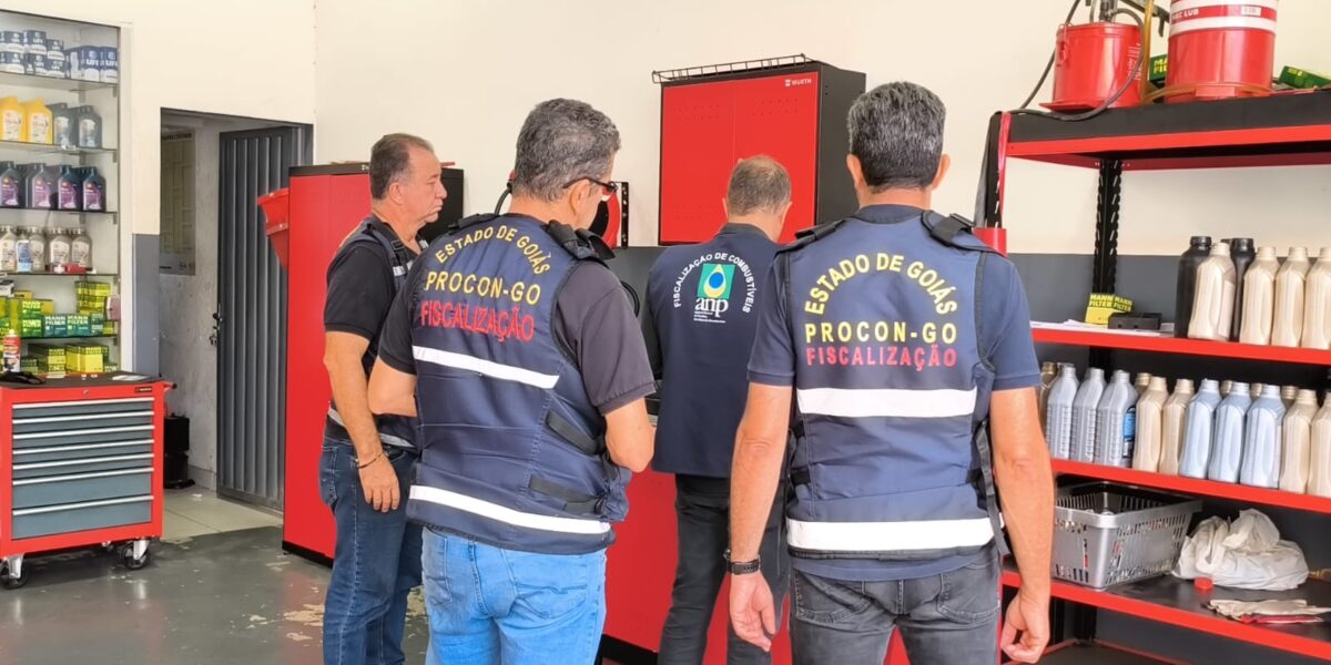 PRF, Procon Goiás e ANP realizam fiscalização em postos para coibir aumento abusivo de preços