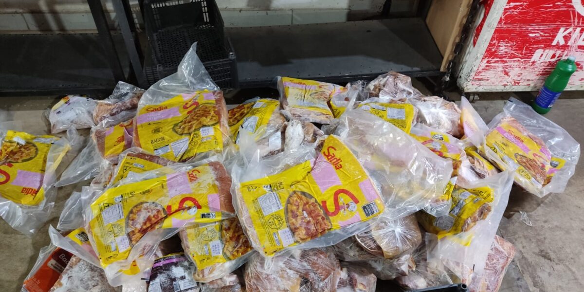 Em distribuidora de Novo Gama, Procon Goiás apreende mais de 250 quilos de produtos impróprios