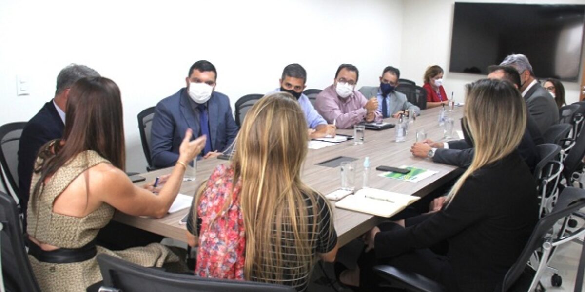 Reunião na PGE discute plano emergencial para o transporte coletivo