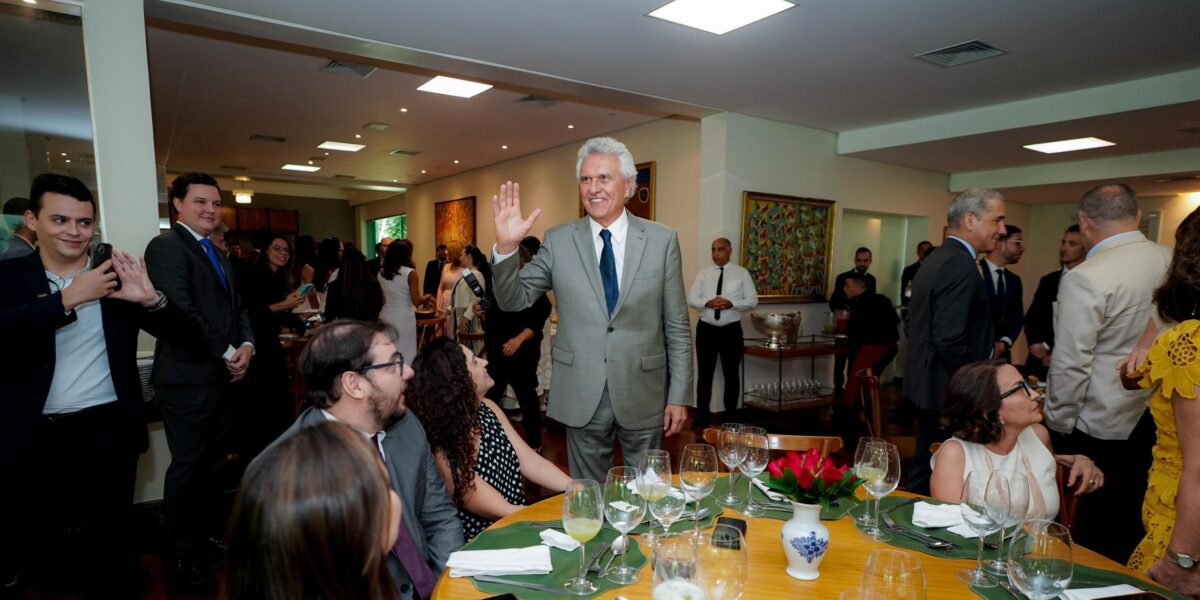 Procuradores do Estado celebram os 60 anos da PGE-GO em almoço com o governador Ronaldo Caiado no Palácio das Esmeraldas