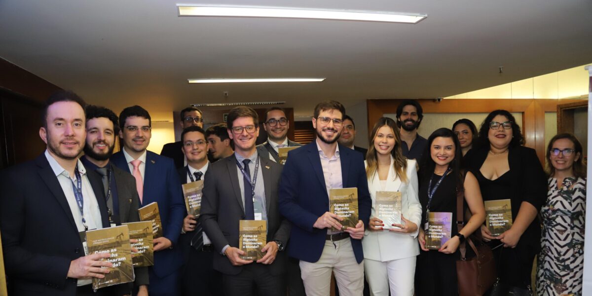 Procuradores do Estado de Goiás lançam livros durante o 50° CNPE