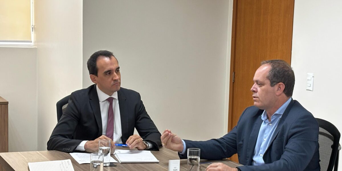 PGE-GO recebe titular da Secretaria de Esporte e Lazer para discussão de projetos da pasta