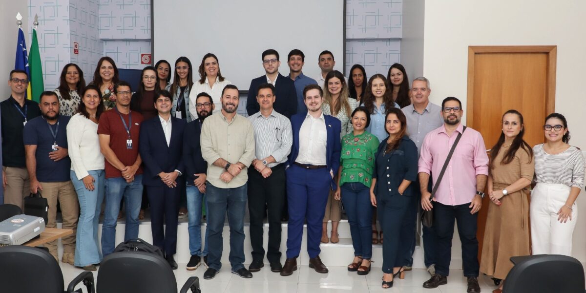 PGE-GO capacita procuradores e servidores em Inteligência Artificial e ChatGPT, em parceria com a Escola de Governo