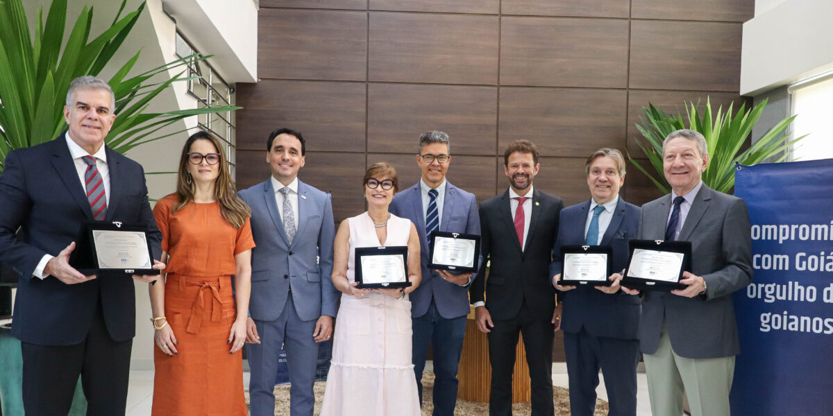 PGE-GO homenageia procuradores aposentados e reconhece legado institucional