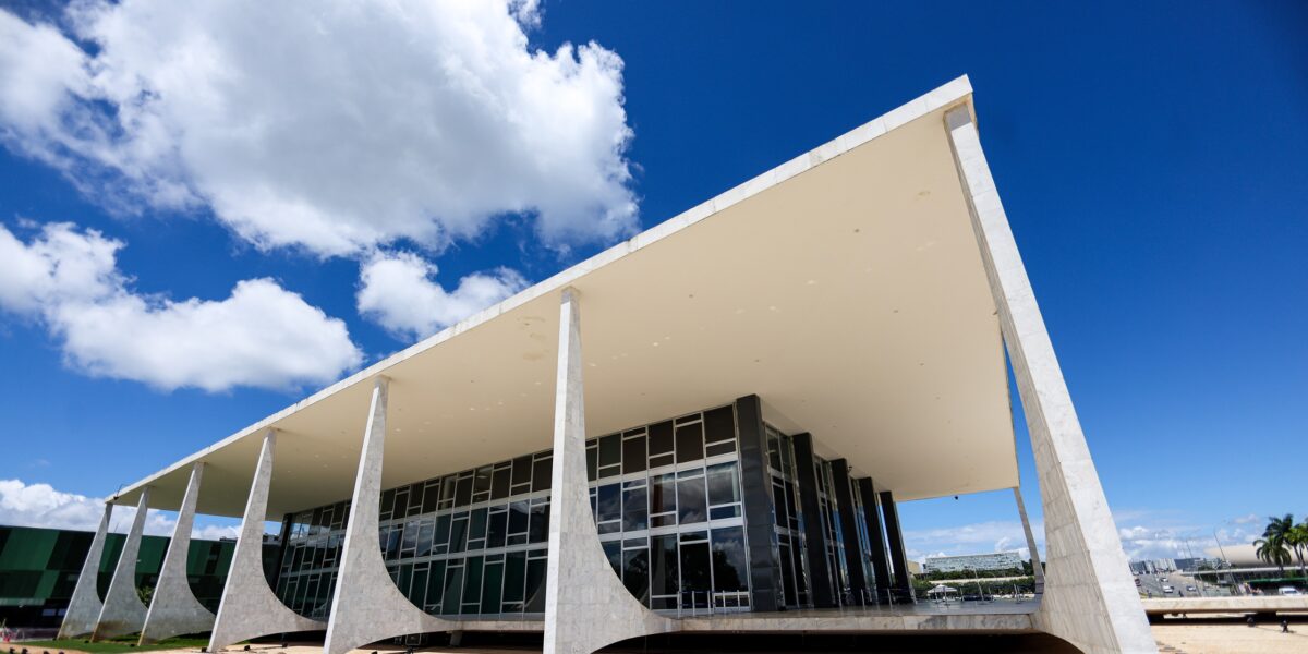 Em vitória no STF, PGE-GO suspende cobrança do TCDF e evita prejuízo de R$ 728 mil aos cofres públicos