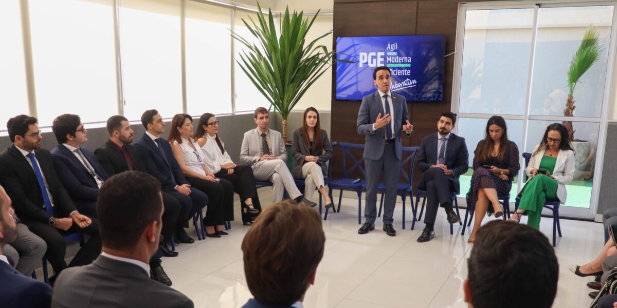 Gabinete da PGE-GO promove reunião de alinhamento com procuradores recém-ingressos