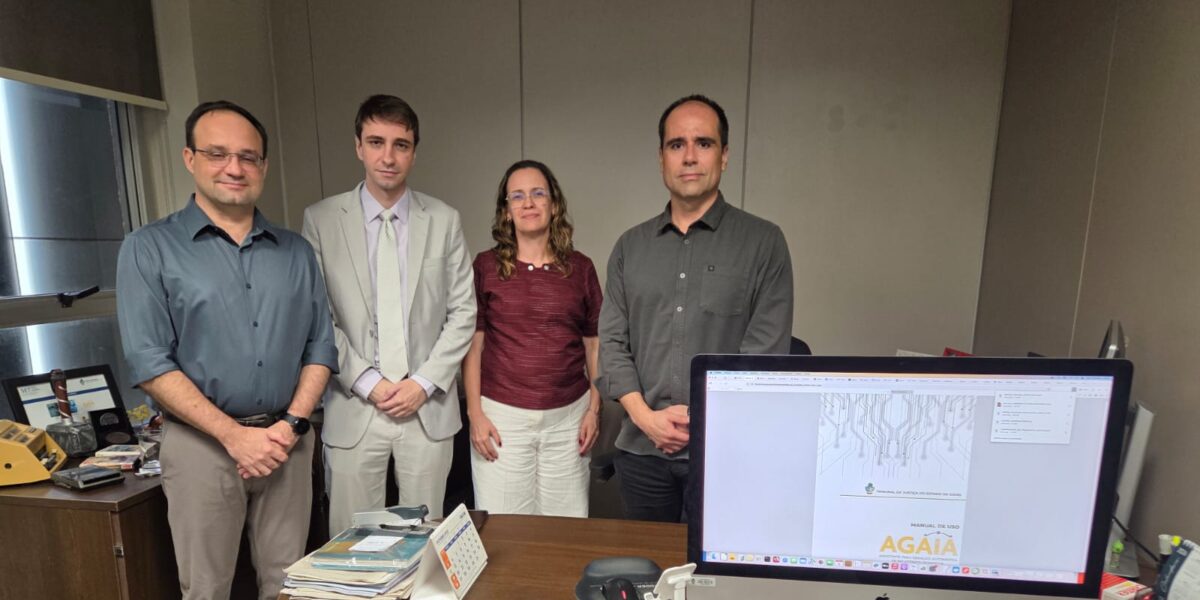 PGE-GO apresenta projeto Escalada Cora ao TJ-GO e discute modernização de sistemas