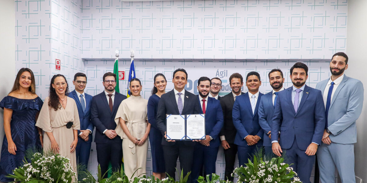 Nove procuradores tomam posse e PGE-GO completa, pela primeira vez em 61 anos, seu quadro funcional