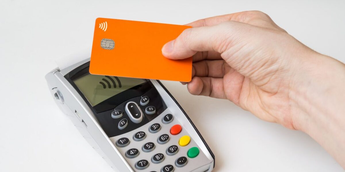 Governo Federal cria programa emergencial que permite crédito via maquininha de cartões