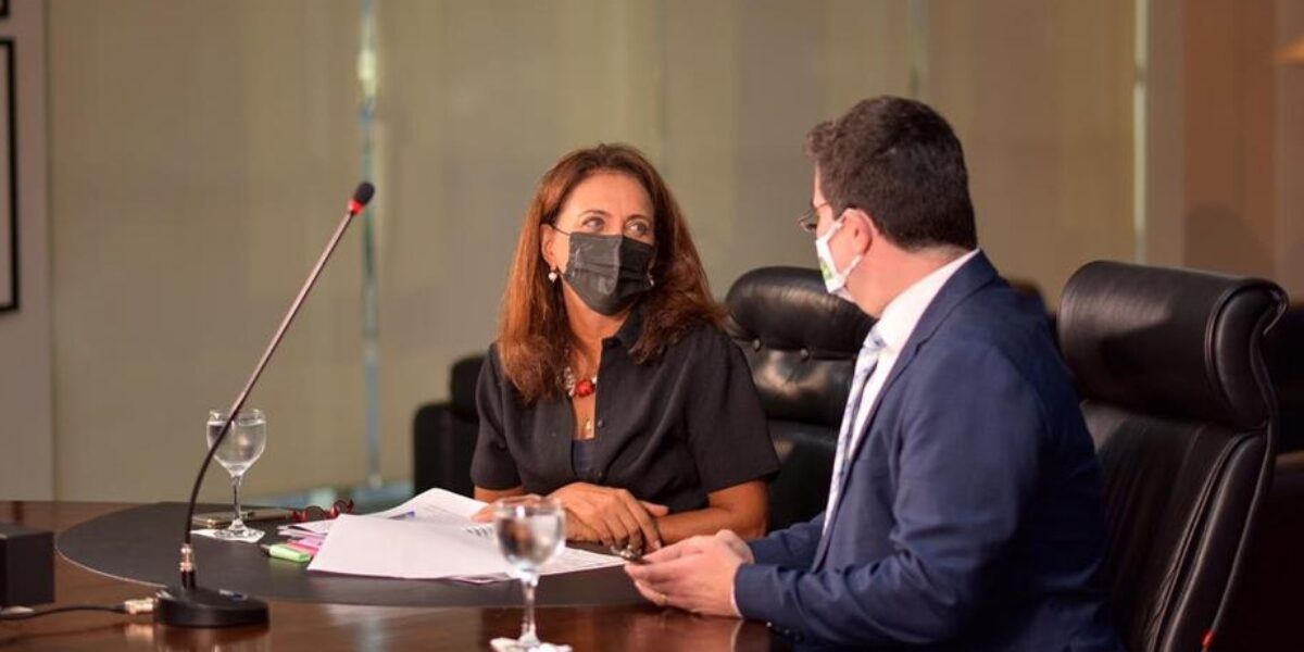 ”Trabalho do governador é valorizar nossa cultura e mostrar ao Brasil e ao mundo o que Goiás tem de melhor”, destaca Gracinha Caiado na abertura da Semana do Artesão