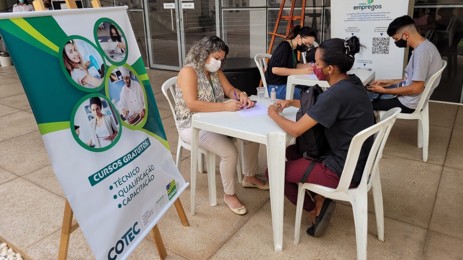 Governo de Goiás promove Feira de Empregos + Social, com 3 mil vagas de trabalho e serviços gratuitos